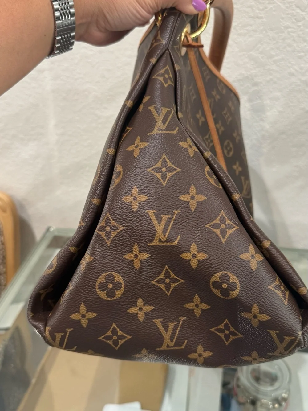 Louis Vuitton Artsy MM Monogram Canvas Shoulder Bag with Tan Leather Handle